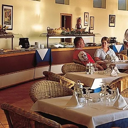 فندق Rvhotels Sea Club Menorca 4*
